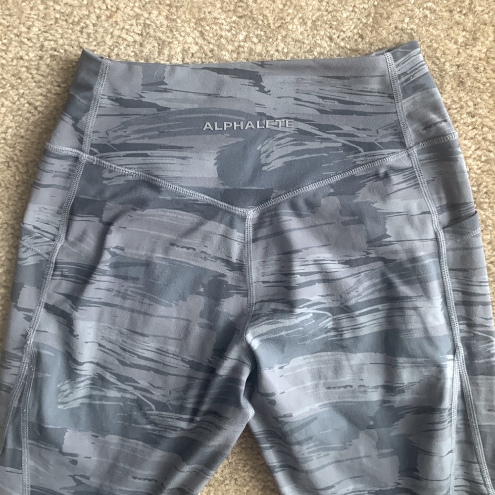 Alphalete Surface Pocket Legging